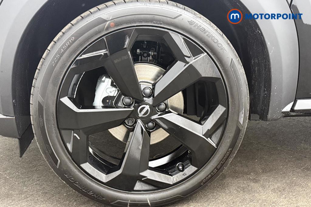 Nissan Juke Tekna Manual Petrol SUV - Stock Number (1562817) - 1st supplementary image