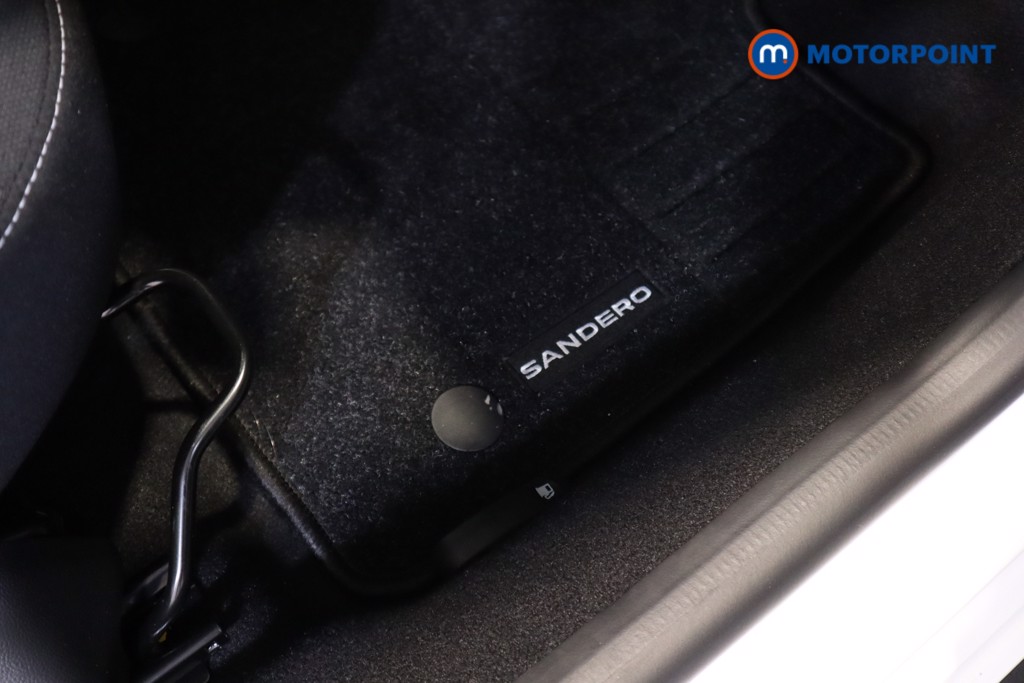 Dacia Sandero Stepway Expression Manual Petrol Hatchback - Stock Number (1563017) - 5th supplementary image