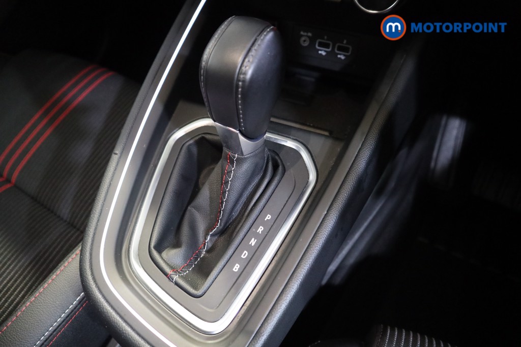 Renault Clio Rs Line Automatic Petrol-Electric Hybrid Hatchback - Stock Number (1556178) - 9th supplementary image