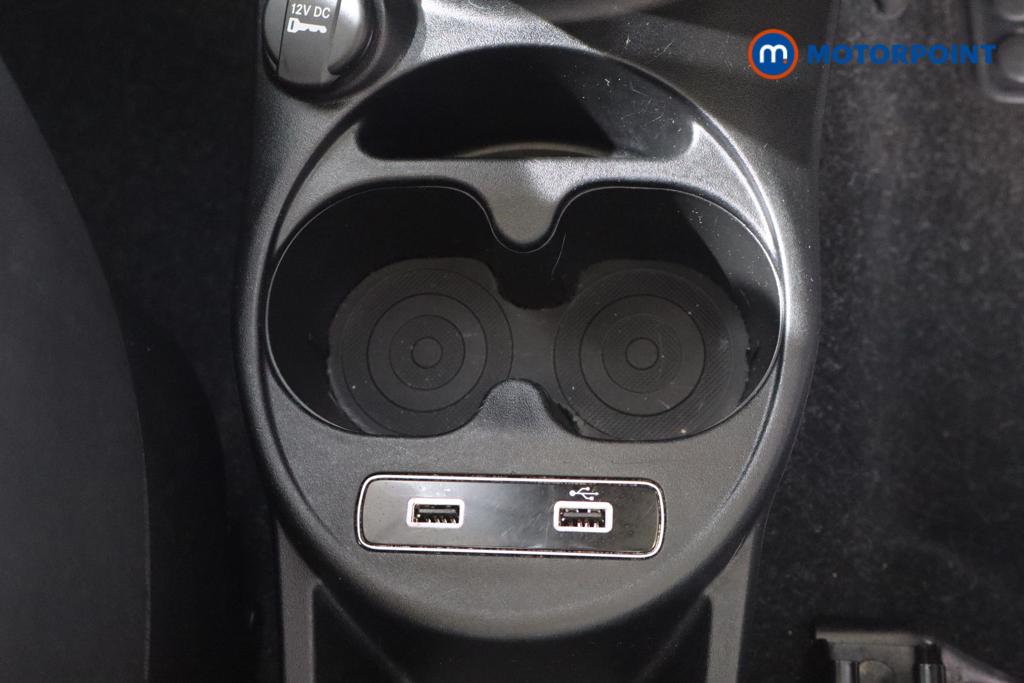 Fiat 500 Dolcevita Manual Petrol-Electric Hybrid Hatchback - Stock Number (1556886) - 6th supplementary image