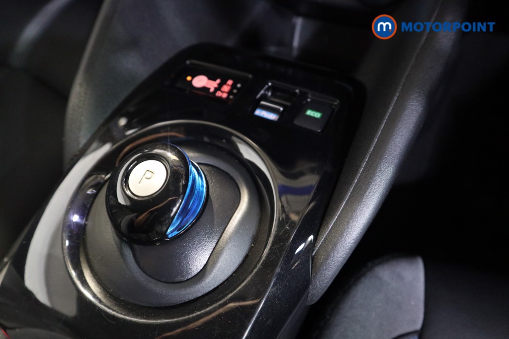 Nissan Leaf Tekna Automatic Electric Hatchback - Stock Number (1556934) - 8th supplementary image