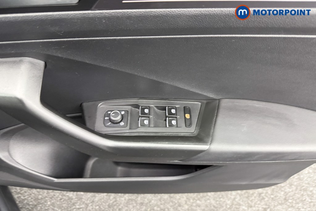 Volkswagen T-Roc R-Line Automatic Petrol SUV - Stock Number (1557163) - 17th supplementary image