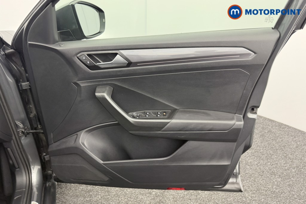 Volkswagen T-Roc R-Line Automatic Petrol SUV - Stock Number (1557163) - 18th supplementary image