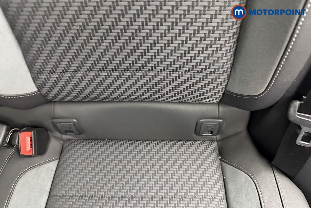 Volkswagen T-Roc R-Line Automatic Petrol SUV - Stock Number (1557163) - 26th supplementary image