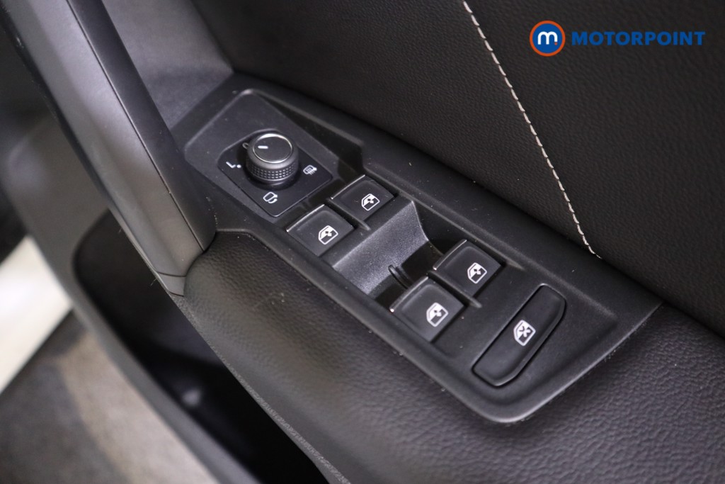 Volkswagen Tiguan R-Line Automatic Petrol SUV - Stock Number (1557544) - 11th supplementary image