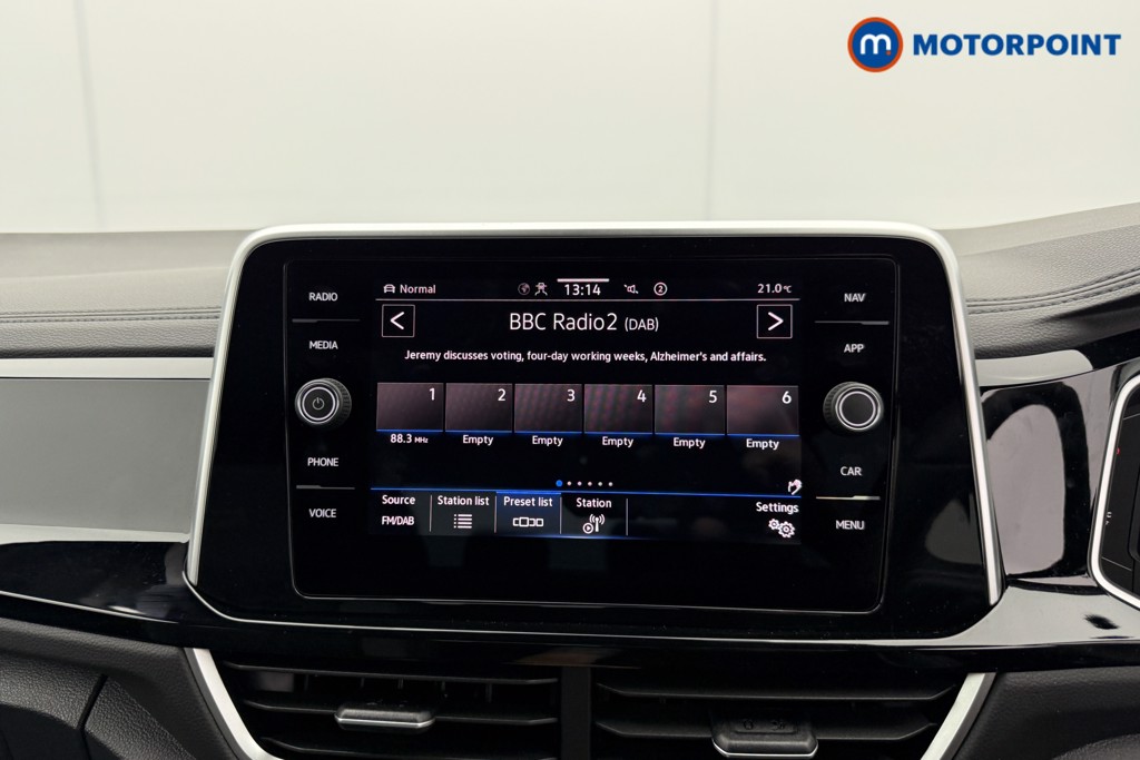 Volkswagen T-Roc R-Line Automatic Petrol SUV - Stock Number (1557782) - 5th supplementary image