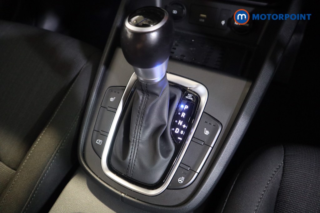 Hyundai Kona Premium Automatic Petrol-Electric Hybrid SUV - Stock Number (1558152) - 8th supplementary image