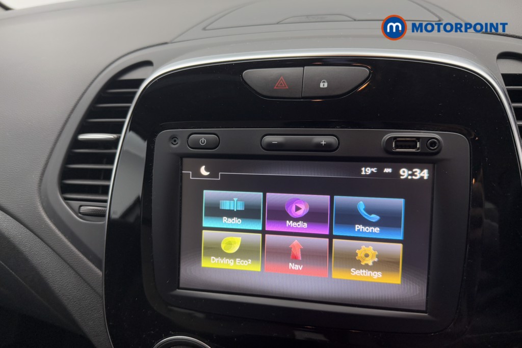 Renault Captur Iconic Automatic Petrol SUV - Stock Number (1558946) - 5th supplementary image