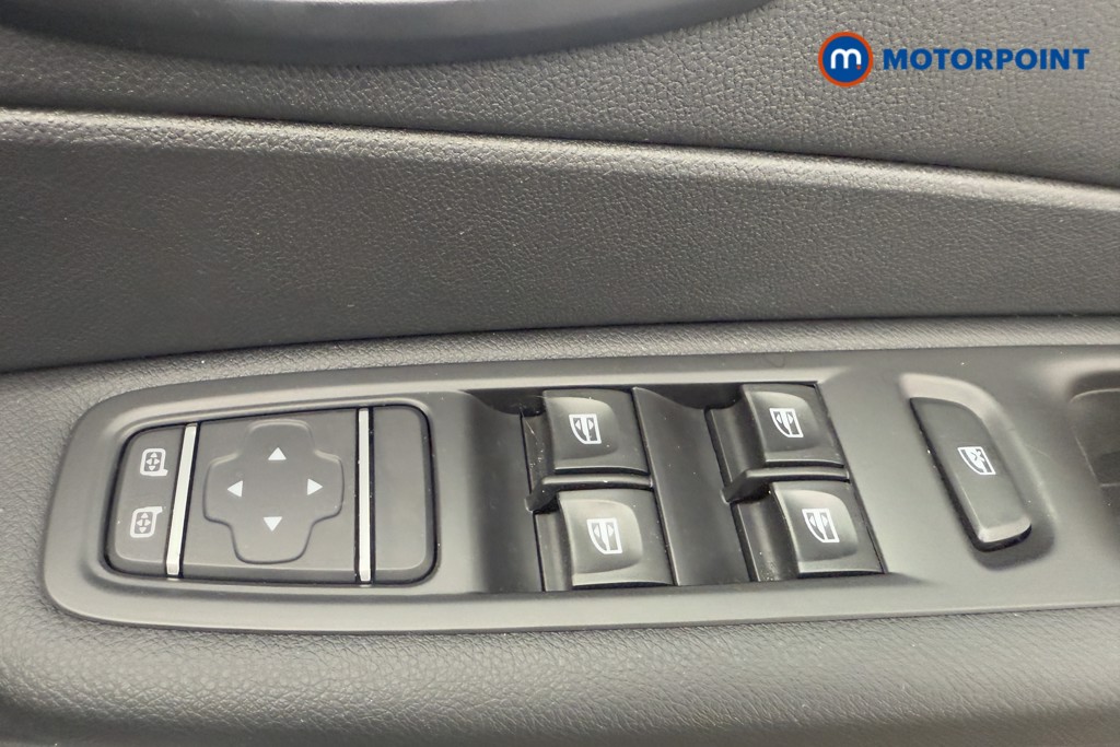 Renault Captur Iconic Automatic Petrol SUV - Stock Number (1558946) - 12th supplementary image