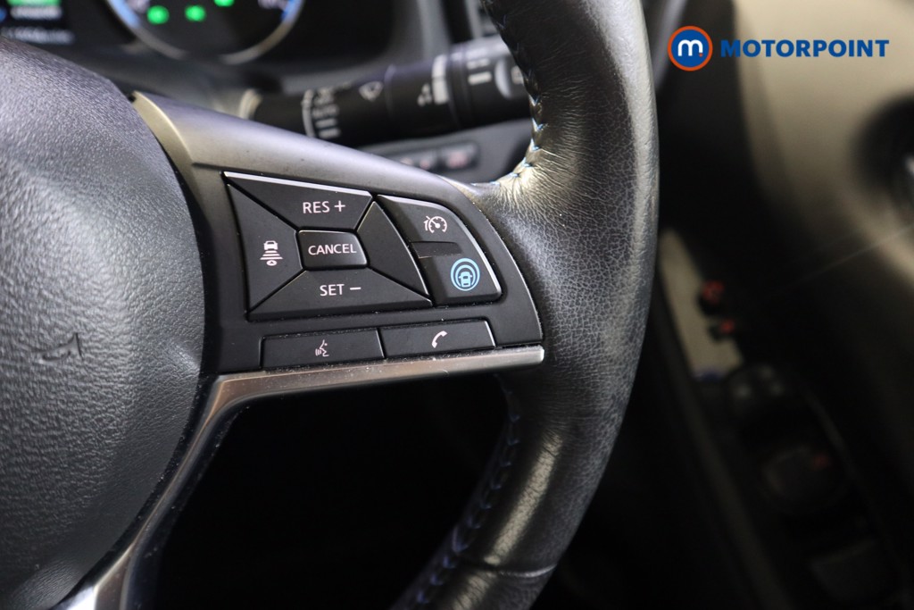 Nissan Leaf N-Connecta Automatic Electric Hatchback - Stock Number (1560060) - 4th supplementary image