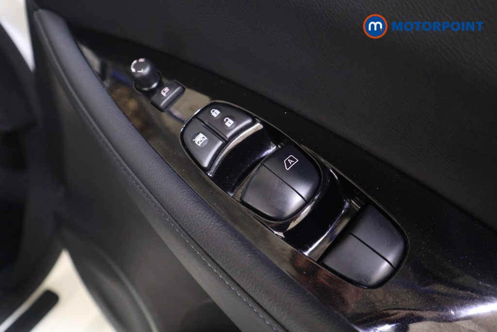 Nissan Leaf N-Connecta Automatic Electric Hatchback - Stock Number (1560060) - 10th supplementary image
