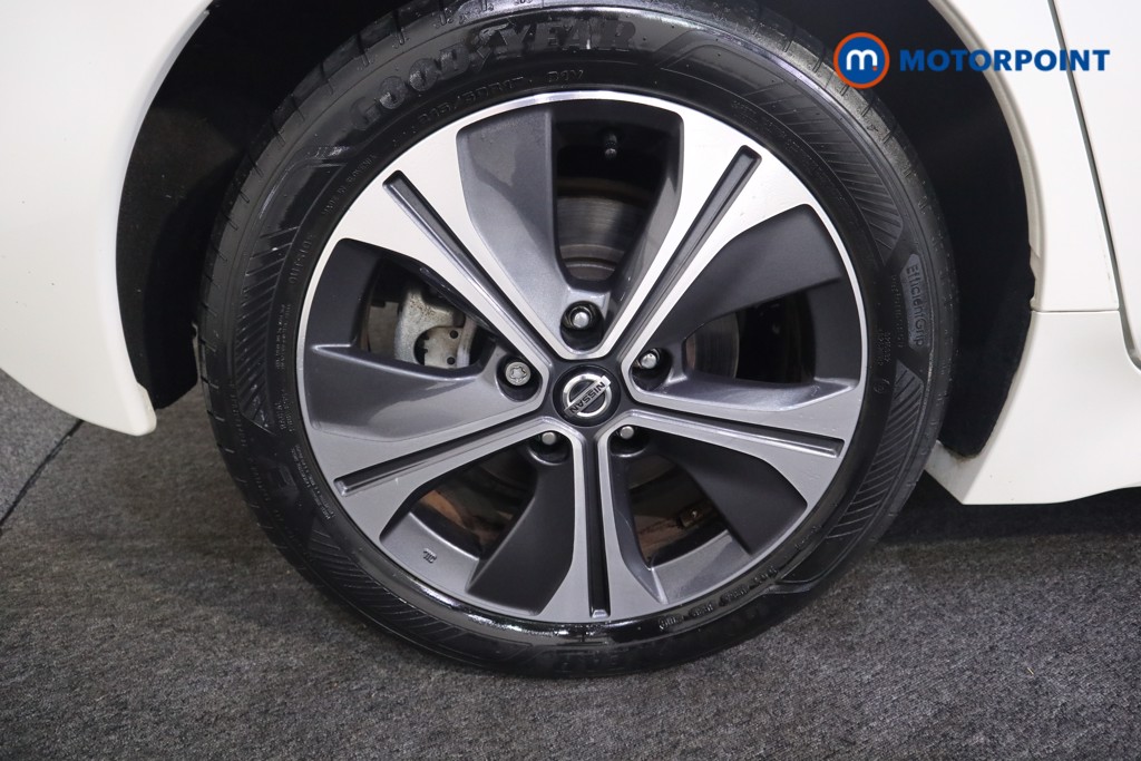 Nissan Leaf N-Connecta Automatic Electric Hatchback - Stock Number (1560060) - 14th supplementary image
