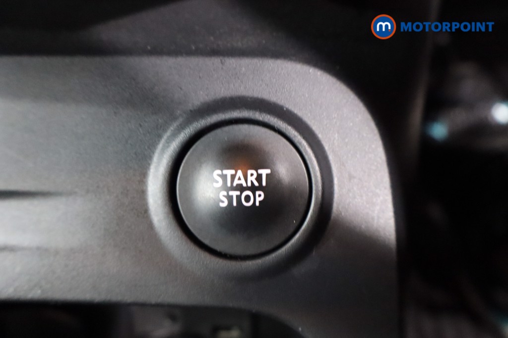 Renault Captur Signature Nav Manual Petrol SUV - Stock Number (1560447) - 13th supplementary image