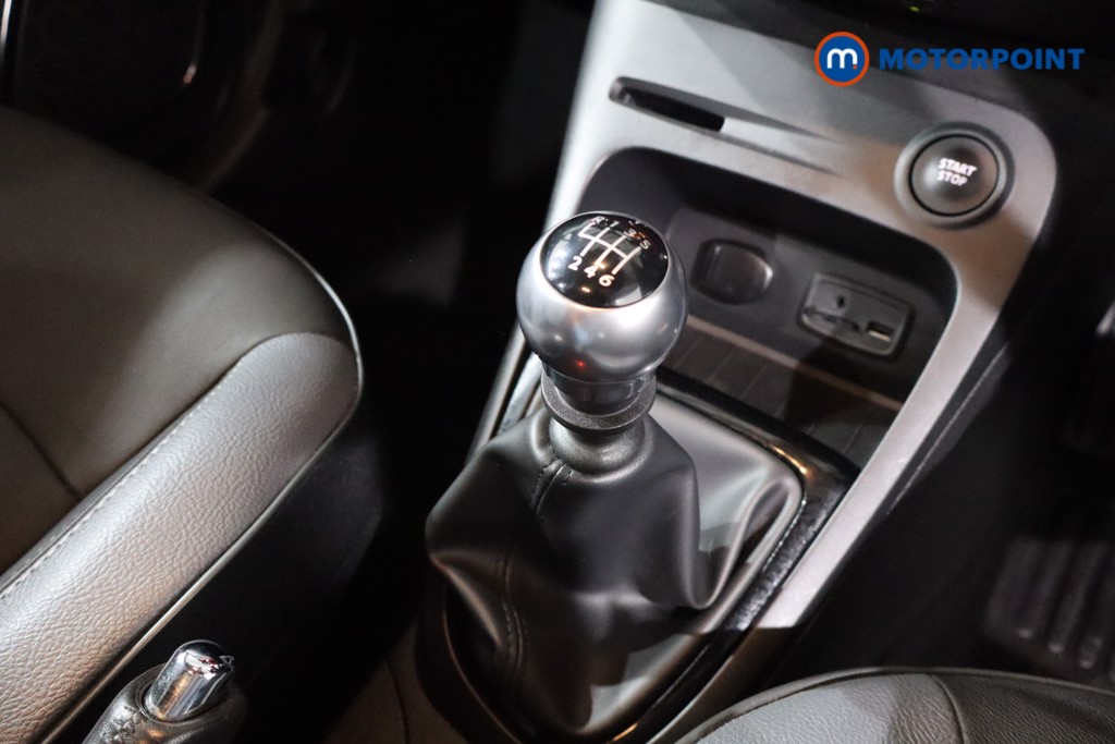 Renault Captur Signature Nav Manual Petrol SUV - Stock Number (1560447) - 14th supplementary image