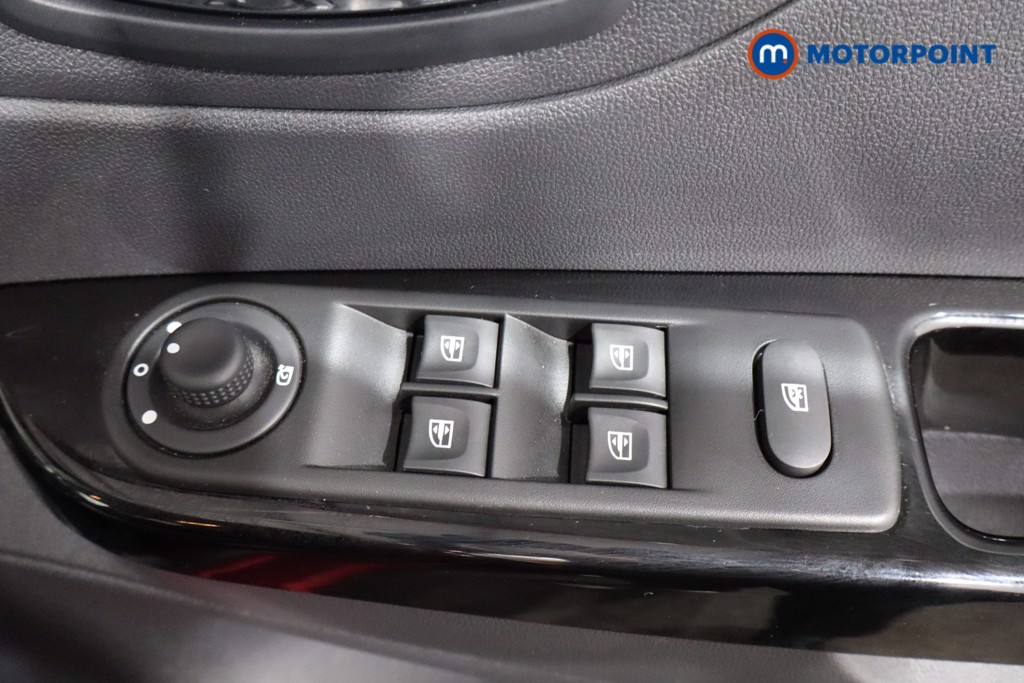 Renault Captur Signature Nav Manual Petrol SUV - Stock Number (1560447) - 20th supplementary image