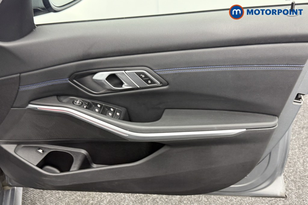 BMW 3 Series M Sport Automatic Petrol Plug-In Hybrid Saloon - Stock Number (1560983) - 16th supplementary image