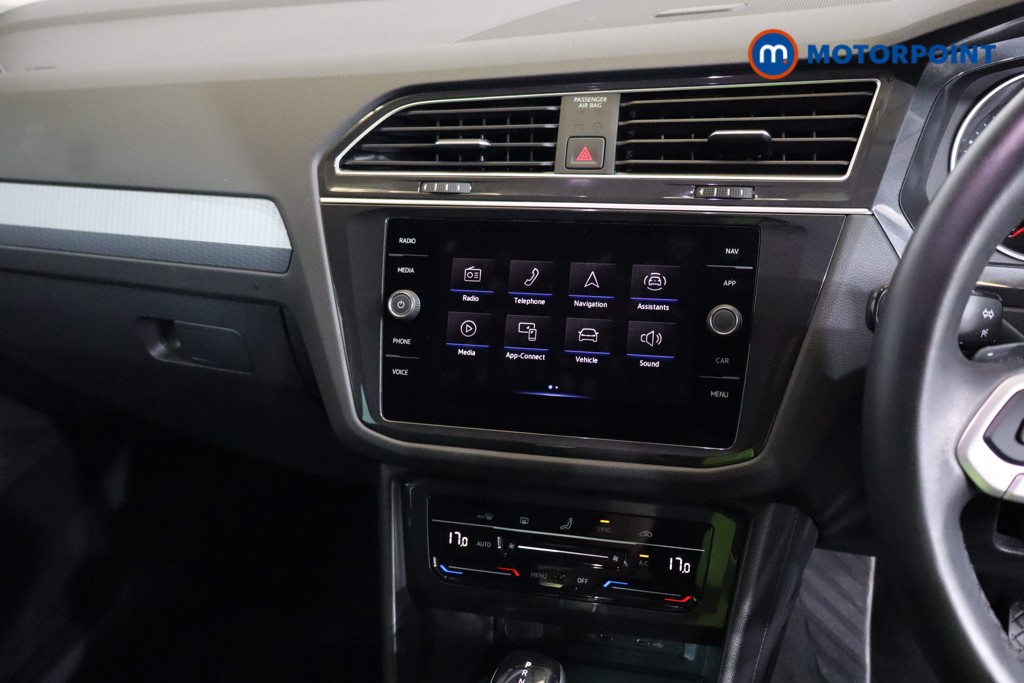 Volkswagen Tiguan Life Automatic Petrol SUV - Stock Number (1561785) - 3rd supplementary image