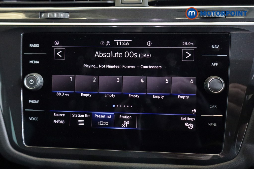 Volkswagen Tiguan Life Automatic Petrol SUV - Stock Number (1561785) - 4th supplementary image