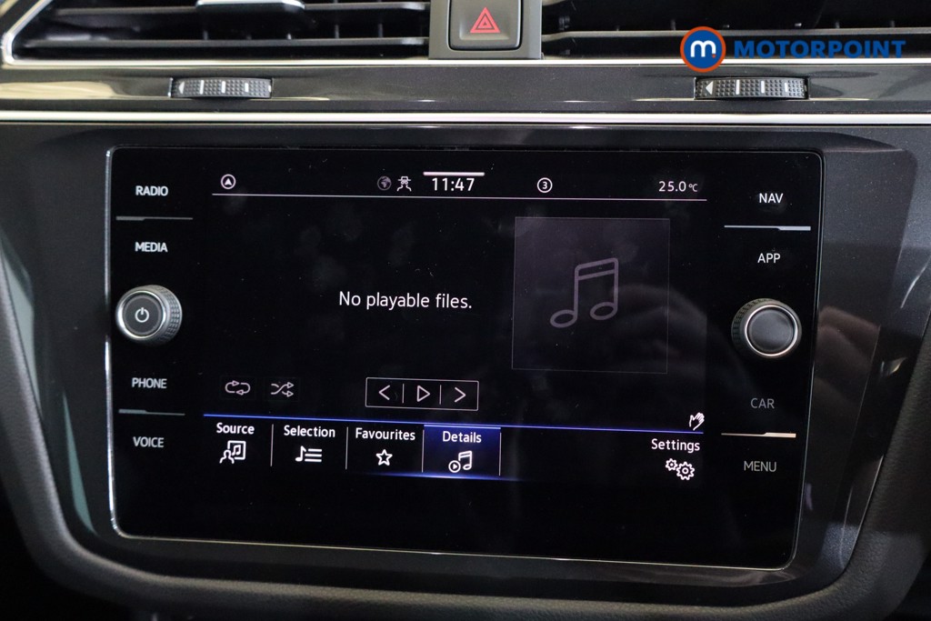 Volkswagen Tiguan Life Automatic Petrol SUV - Stock Number (1561785) - 5th supplementary image