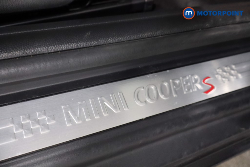 Mini Hatchback Cooper S Exclusive Automatic Petrol Hatchback - Stock Number (1562114) - 21st supplementary image