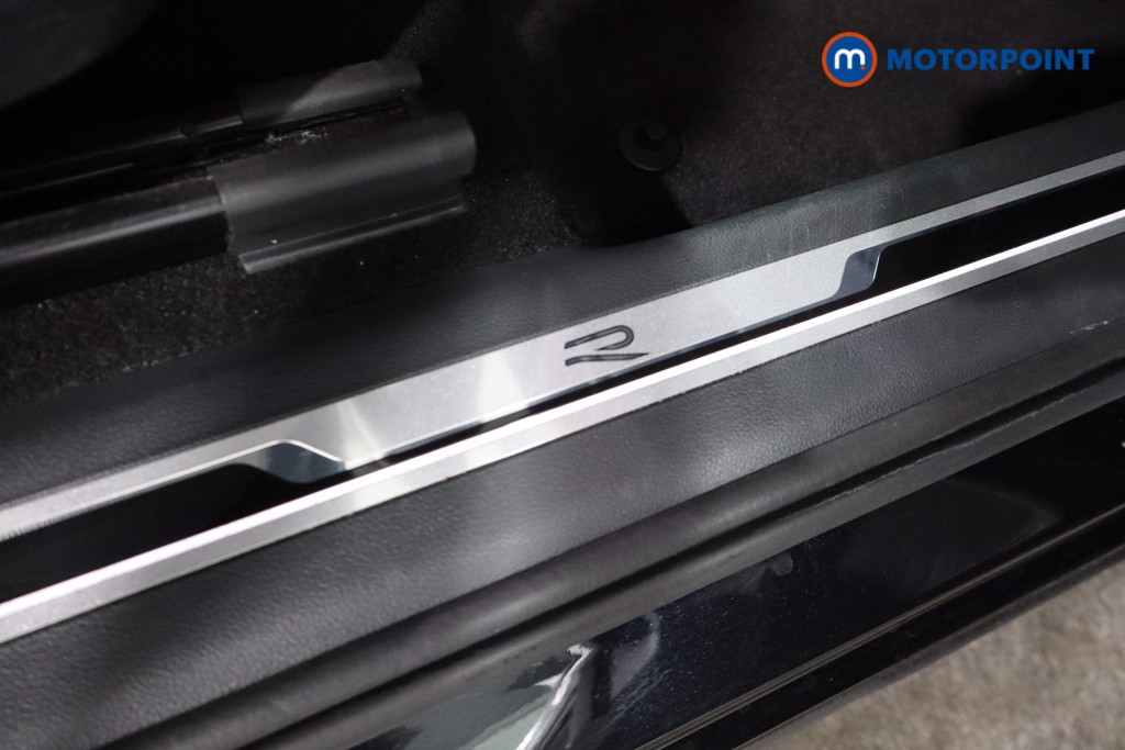 Volkswagen Tiguan R-Line Automatic Petrol SUV - Stock Number (1562129) - 20th supplementary image