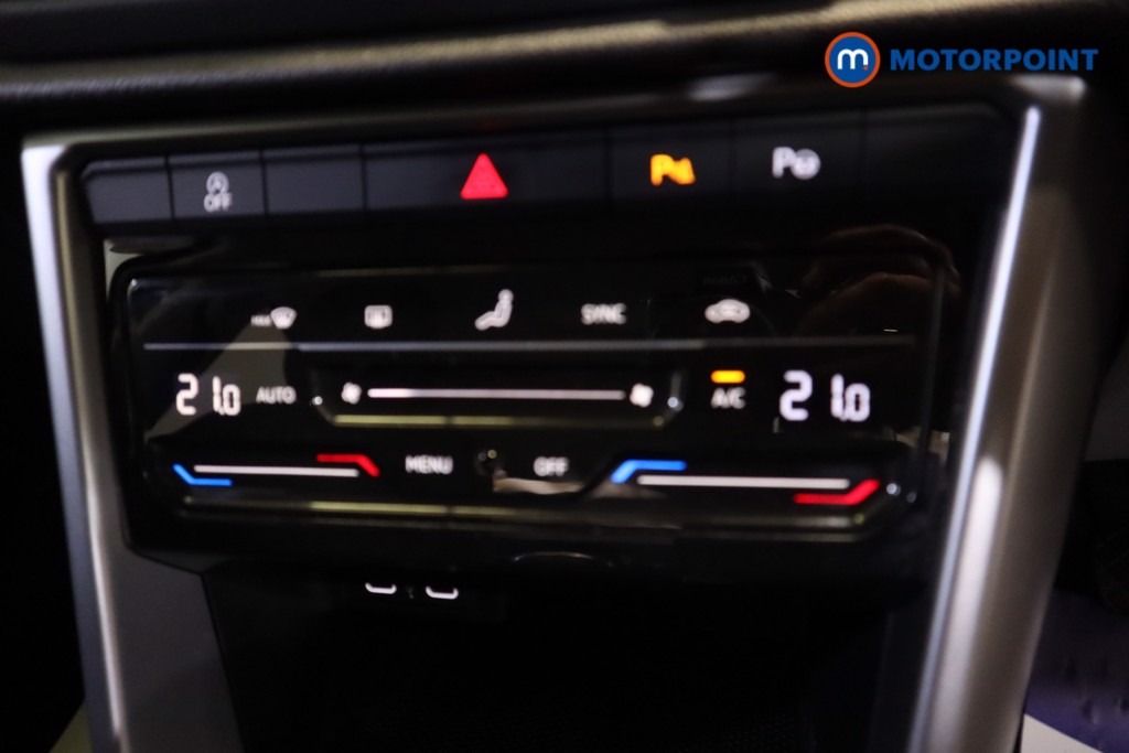Volkswagen T-Roc Match Manual Petrol SUV - Stock Number (1562172) - 5th supplementary image