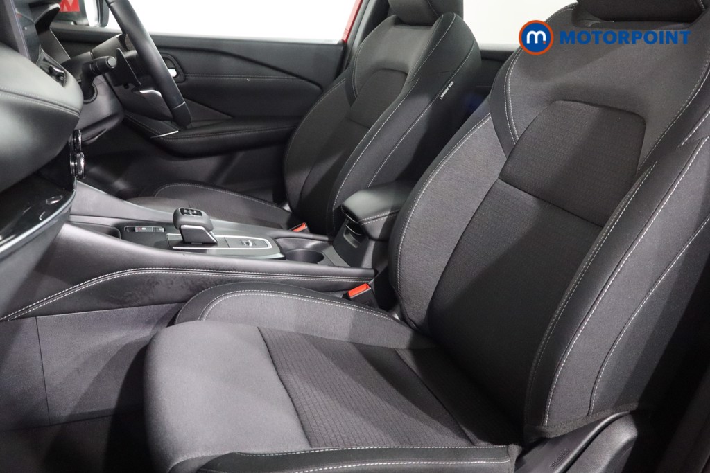 Nissan Qashqai N-Connecta Automatic Petrol SUV - Stock Number (1562340) - 4th supplementary image