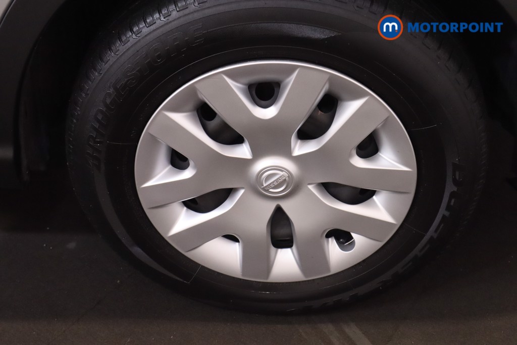 Nissan Qashqai Visia Manual Diesel SUV - Stock Number (1562389) - 18th supplementary image