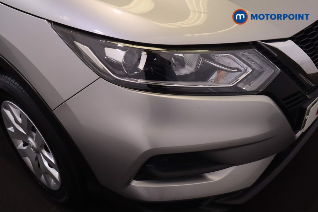 Nissan Qashqai Visia Manual Diesel SUV - Stock Number (1562389) - 19th supplementary image