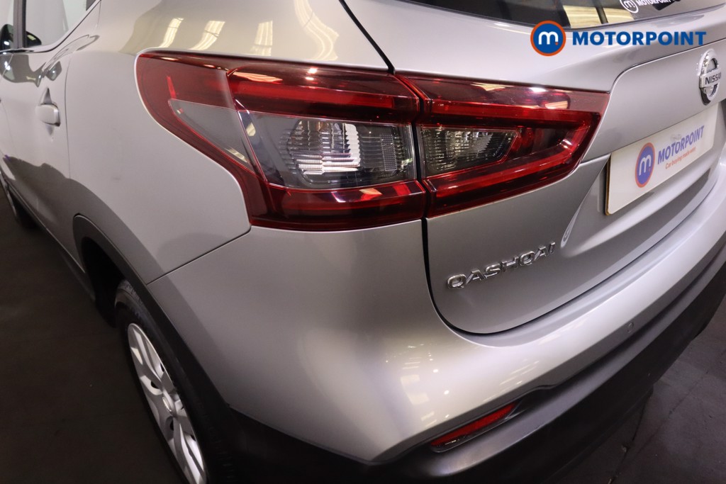 Nissan Qashqai Visia Manual Diesel SUV - Stock Number (1562389) - 21st supplementary image