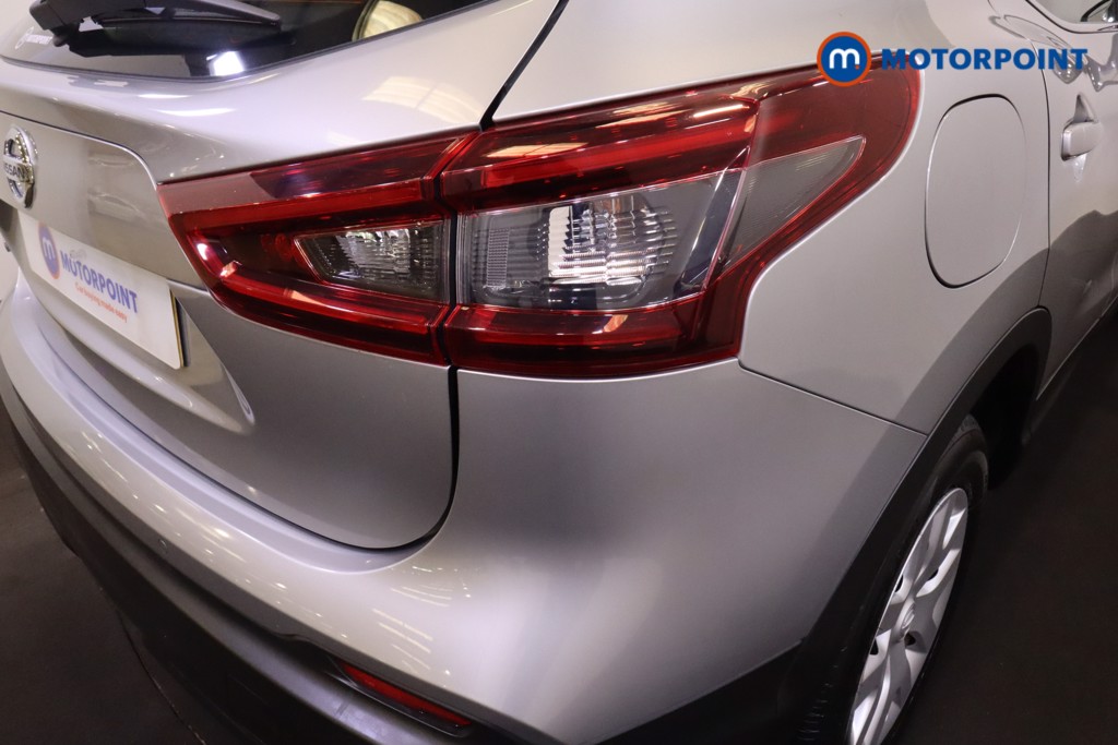 Nissan Qashqai Visia Manual Diesel SUV - Stock Number (1562389) - 22nd supplementary image