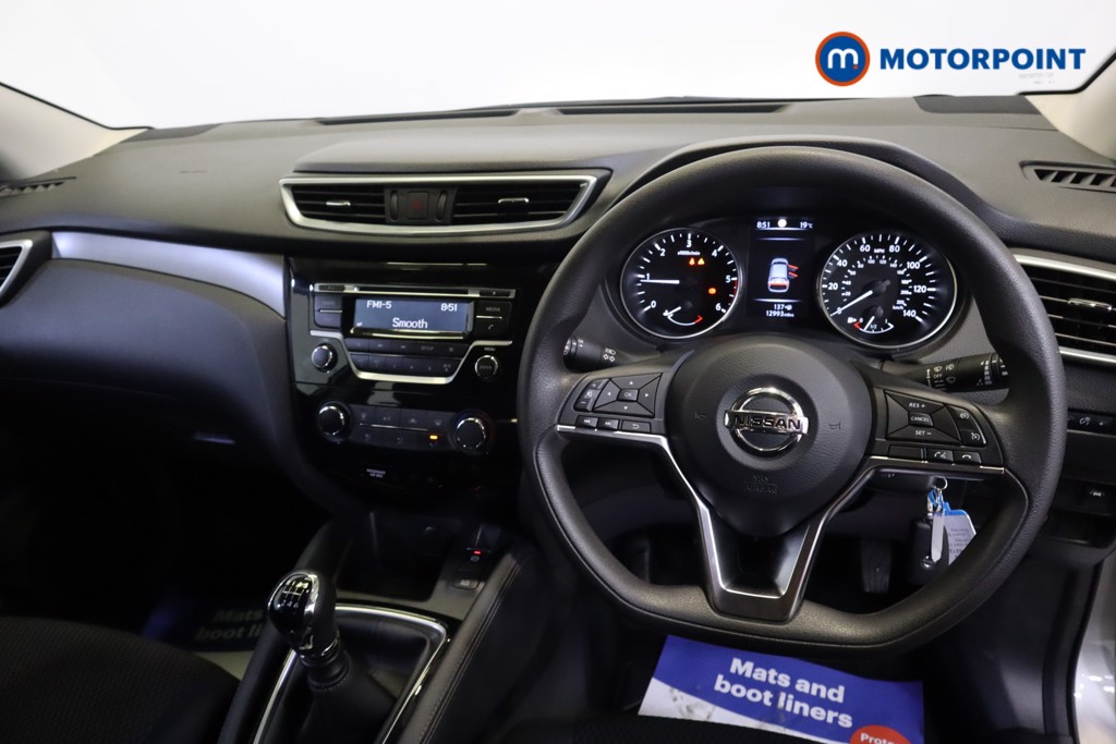 Nissan Qashqai Visia Manual Diesel SUV - Stock Number (1562389) - 1st supplementary image