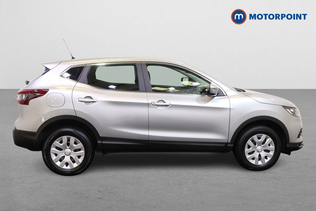 Nissan Qashqai Visia Manual Diesel SUV - Stock Number (1562389) - Drivers side