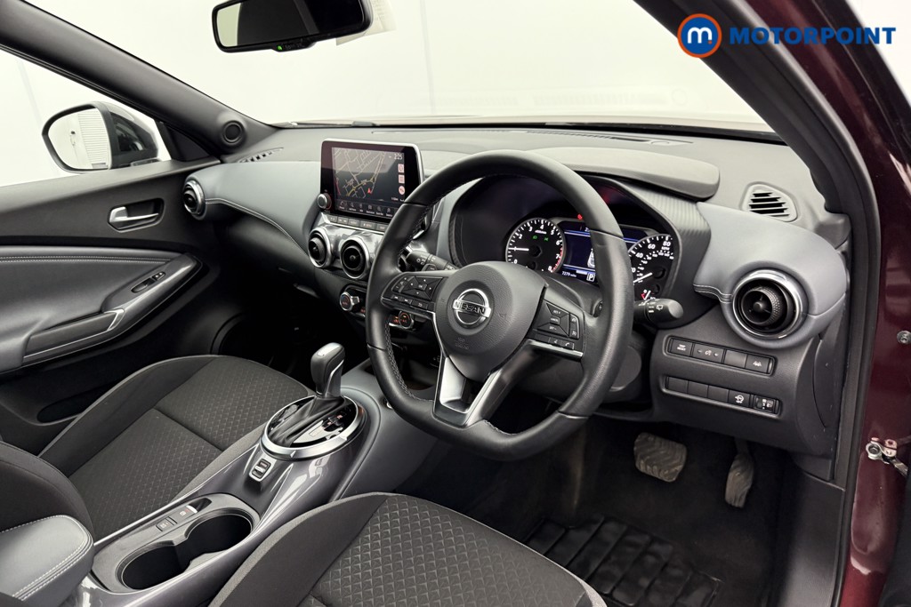 Nissan Juke N-Connecta Automatic Petrol SUV - Stock Number (1562822) - 4th supplementary image
