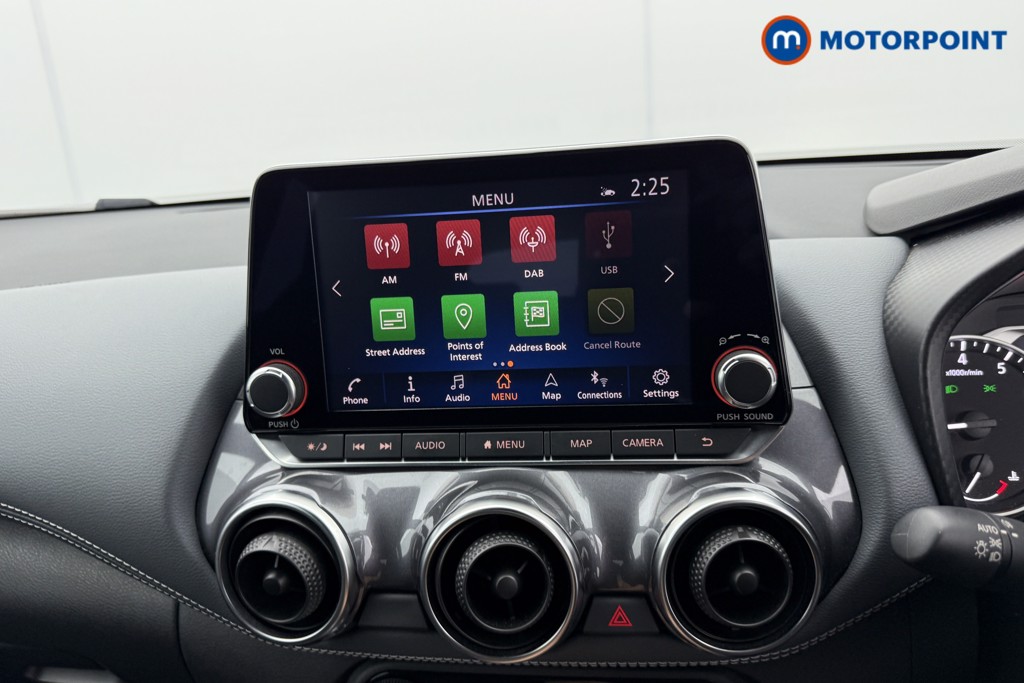 Nissan Juke N-Connecta Automatic Petrol SUV - Stock Number (1562822) - 9th supplementary image