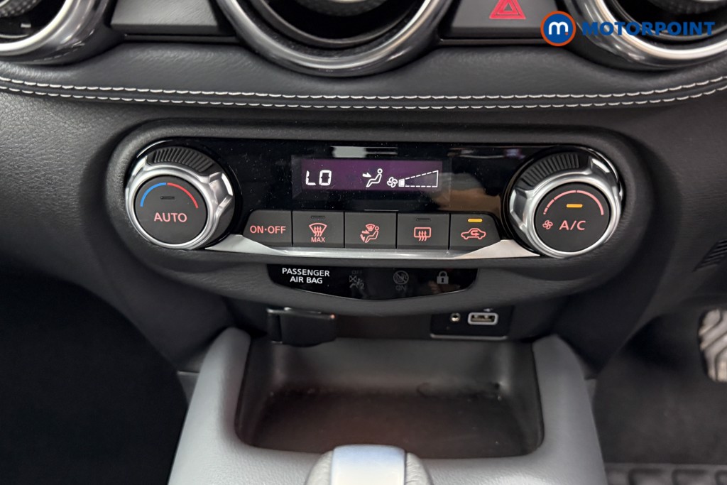 Nissan Juke N-Connecta Automatic Petrol SUV - Stock Number (1562822) - 11th supplementary image