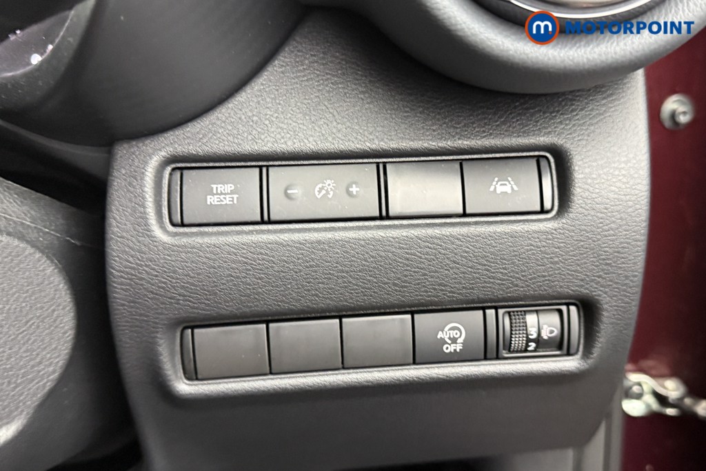 Nissan Juke N-Connecta Automatic Petrol SUV - Stock Number (1562822) - 15th supplementary image