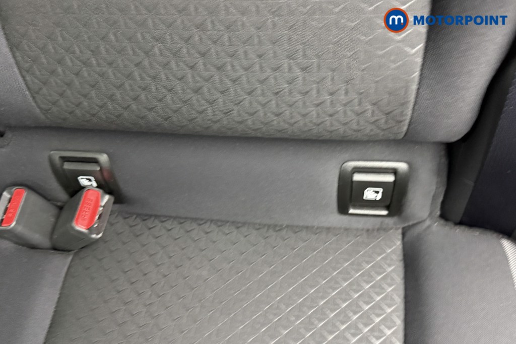 Nissan Juke N-Connecta Automatic Petrol SUV - Stock Number (1562822) - 23rd supplementary image