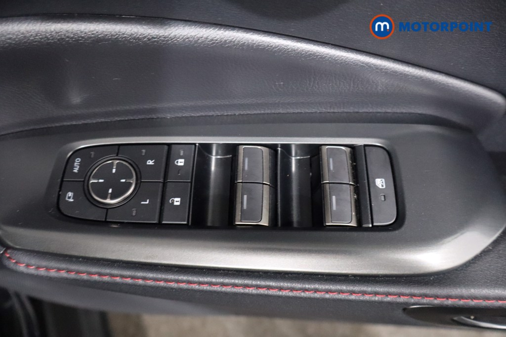 Lexus LBX Premium Automatic Petrol-Electric Hybrid SUV - Stock Number (1563123) - 17th supplementary image