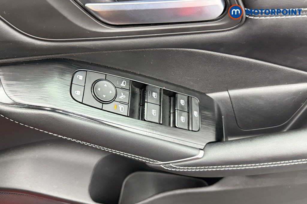 Nissan Qashqai N-Connecta Manual Petrol SUV - Stock Number (1563195) - 16th supplementary image