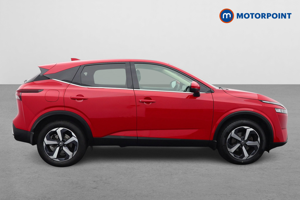 Nissan Qashqai N-Connecta Manual Petrol SUV - Stock Number (1563195) - Drivers side