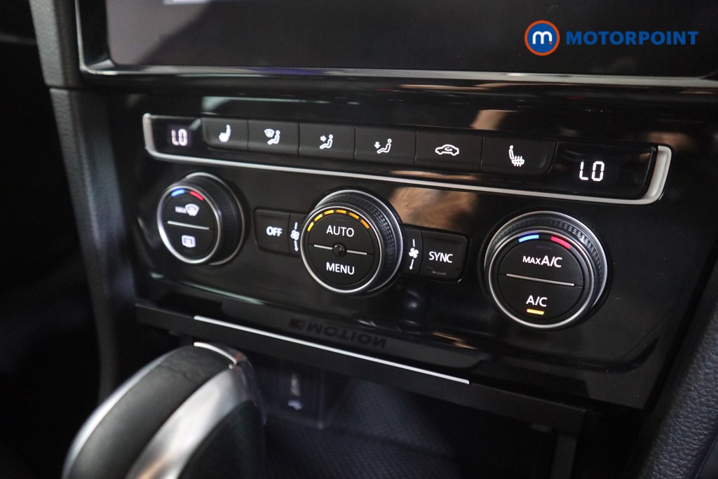 Volkswagen Golf R Automatic Petrol Hatchback - Stock Number (1563237) - 7th supplementary image
