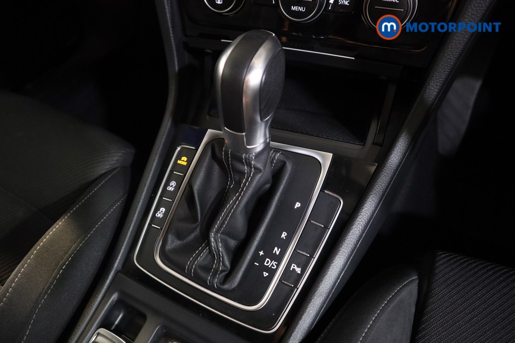 Volkswagen Golf R Automatic Petrol Hatchback - Stock Number (1563237) - 8th supplementary image