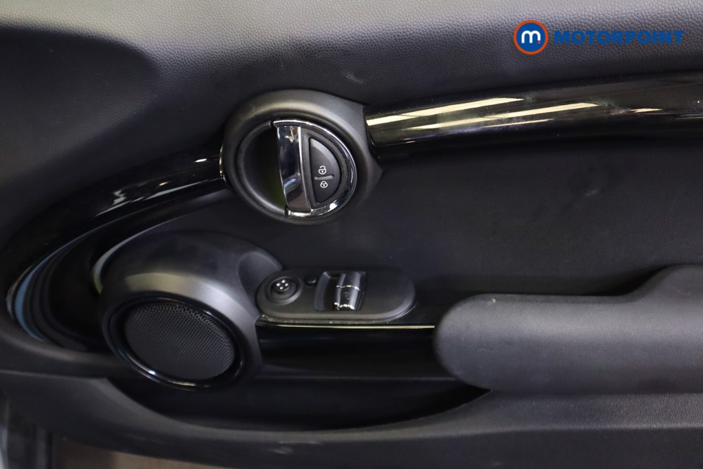 Mini Hatchback Cooper S Level 1 Automatic Electric Hatchback - Stock Number (1563305) - 7th supplementary image