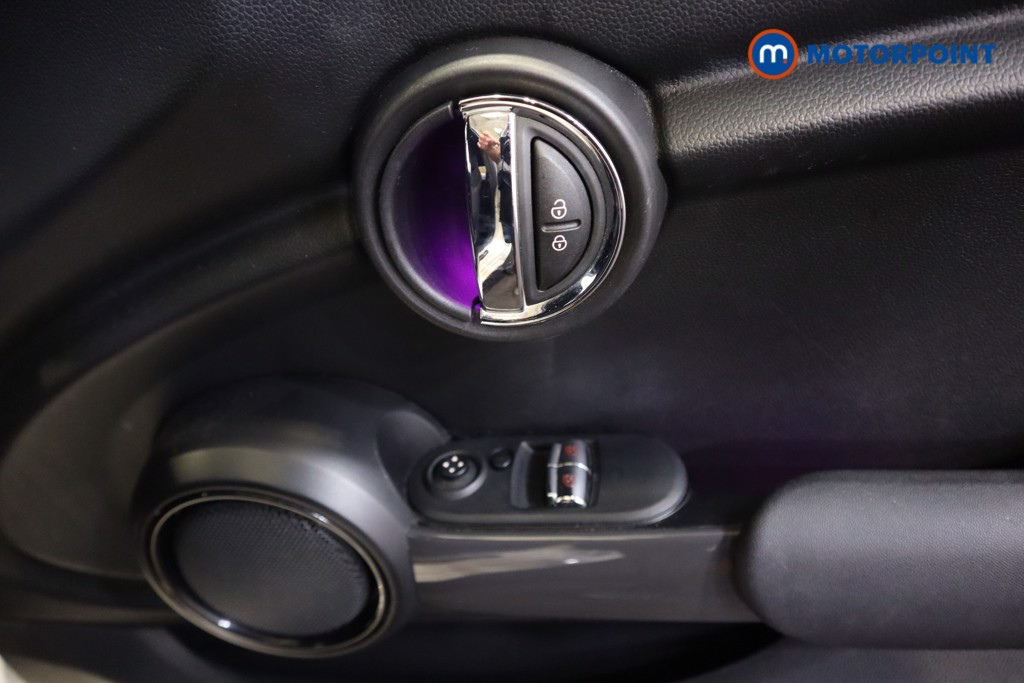 Mini Hatchback Cooper Sport Manual Petrol Hatchback - Stock Number (1563472) - 6th supplementary image