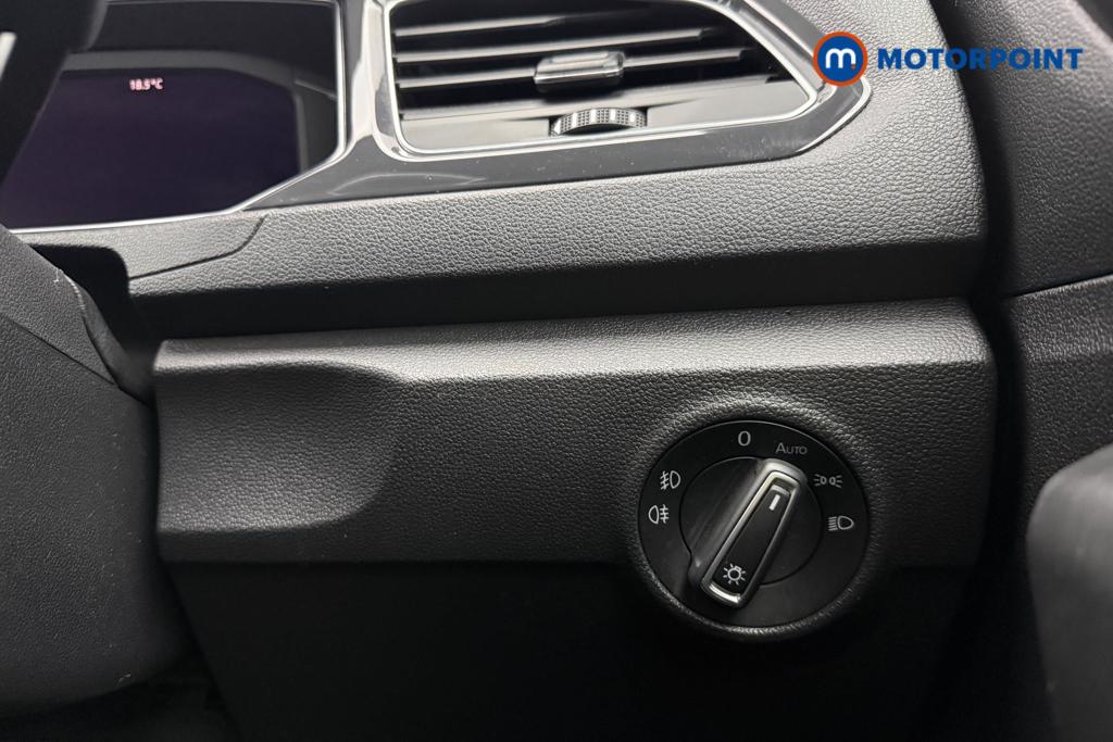 Volkswagen T-Roc SEL Automatic Petrol SUV - Stock Number (1544956) - 17th supplementary image