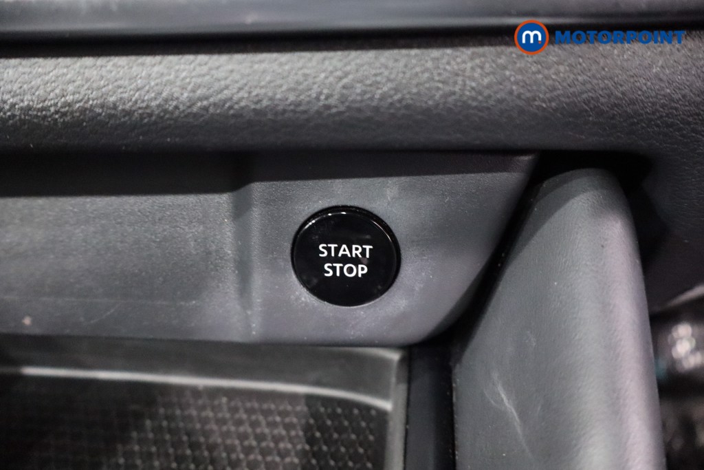 Nissan Qashqai N-Connecta Automatic Petrol-Electric Hybrid SUV - Stock Number (1552807) - 13th supplementary image