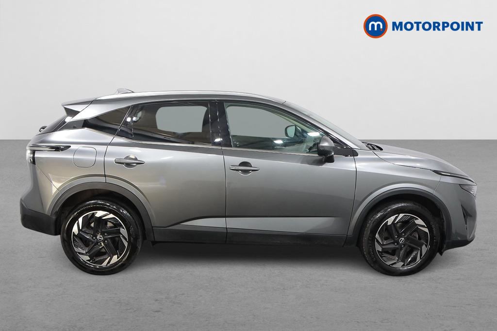 Nissan Qashqai N-Connecta Automatic Petrol SUV - Stock Number (1556741) - Drivers side