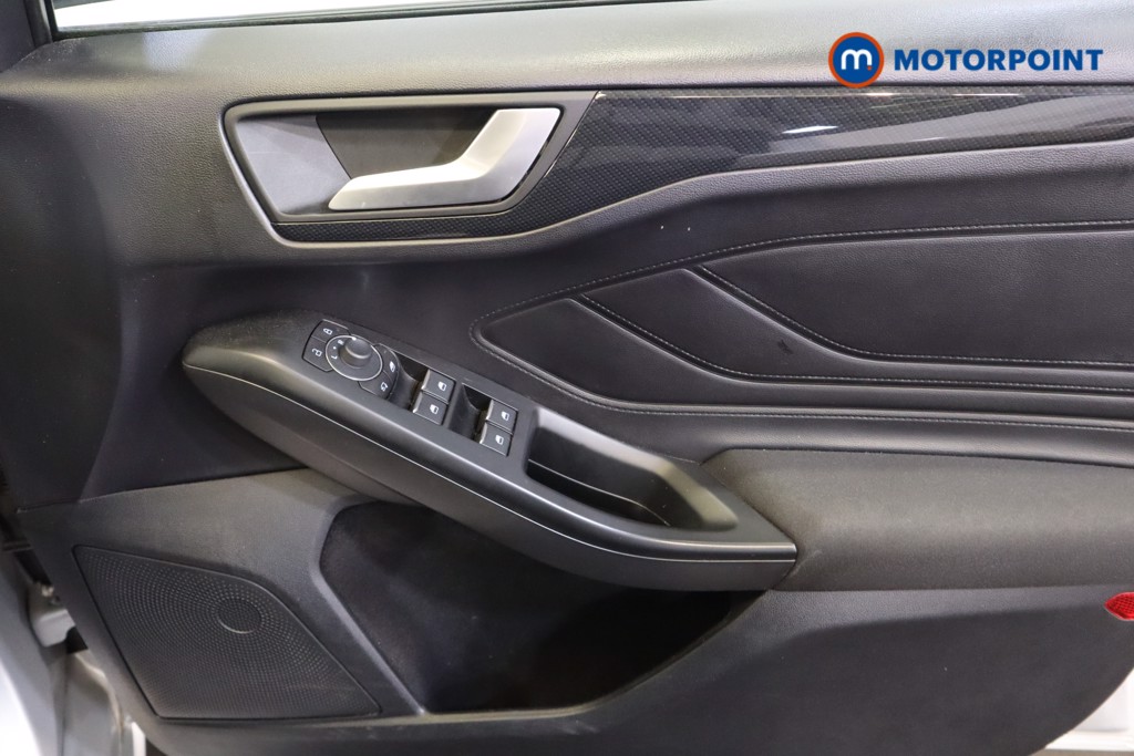 Ford Focus St-Line Edition Manual Petrol-Electric Hybrid Hatchback - Stock Number (1558489) - 7th supplementary image