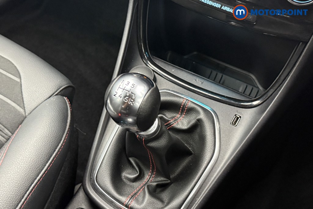 Ford Puma St-Line X Manual Petrol-Electric Hybrid SUV - Stock Number (1558749) - 6th supplementary image
